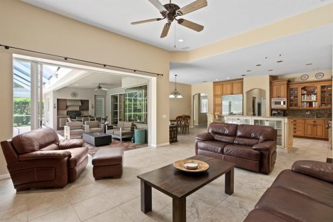 House in Tampa, Florida 5 bedrooms, 330.27 sq.m. № 1798540 - photo 18