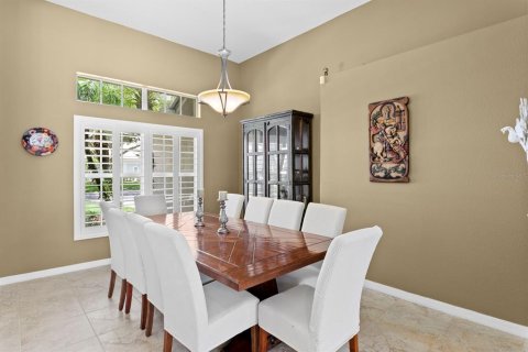 House in Tampa, Florida 5 bedrooms, 330.27 sq.m. № 1798540 - photo 9