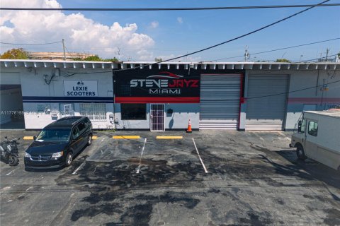 Commercial property in North Miami, Florida № 1864397 - photo 2