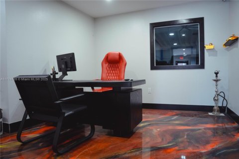 Commercial property in North Miami, Florida № 1864397 - photo 11