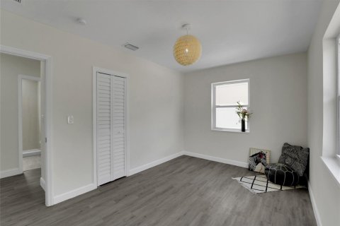 House in Fort Lauderdale, Florida 3 bedrooms, 87.98 sq.m. № 1151434 - photo 1