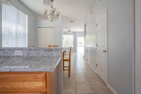 Condominio en alquiler en Gainesville, Florida, 2 dormitorios, 109.25 m2 № 2231811 - foto 9
