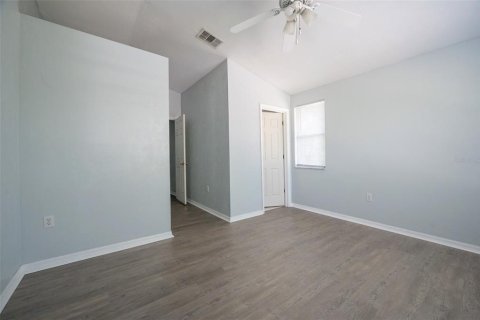 Condominio en alquiler en Gainesville, Florida, 2 dormitorios, 109.25 m2 № 2231811 - foto 13