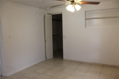 House in New Port Richey, Florida 3 bedrooms, 118.17 sq.m. № 1908925 - photo 20