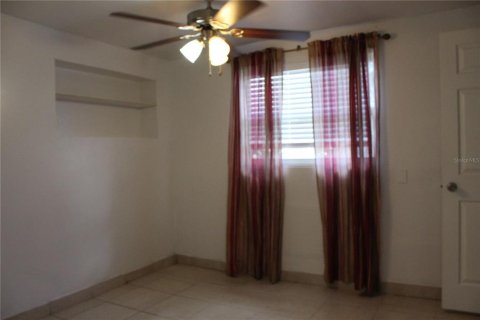 House in New Port Richey, Florida 3 bedrooms, 118.17 sq.m. № 1908925 - photo 17