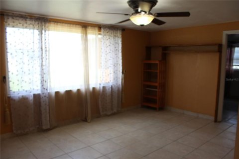 House in New Port Richey, Florida 3 bedrooms, 118.17 sq.m. № 1908925 - photo 15