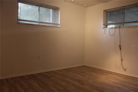 House in New Port Richey, Florida 3 bedrooms, 118.17 sq.m. № 1908925 - photo 5