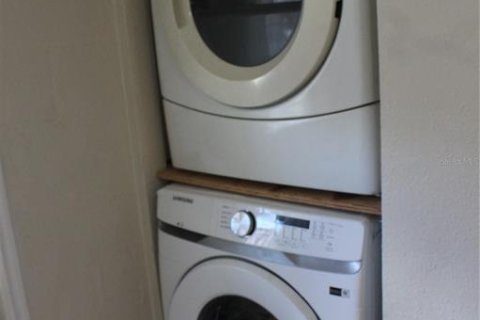 House in New Port Richey, Florida 3 bedrooms, 118.17 sq.m. № 1908925 - photo 14