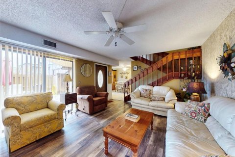 Townhouse in New Smyrna Beach, Florida 3 bedrooms, 161.28 sq.m. № 2299470 - photo 27