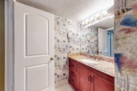 Townhouse in New Smyrna Beach, Florida 3 bedrooms, 161.28 sq.m. № 2299470 - photo 22