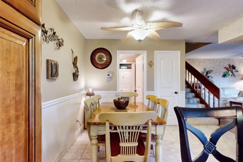 Townhouse in New Smyrna Beach, Florida 3 bedrooms, 161.28 sq.m. № 2299470 - photo 11