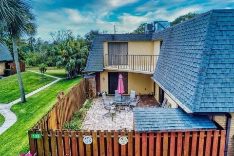 Townhouse in New Smyrna Beach, Florida 3 bedrooms, 161.28 sq.m. № 2299470 - photo 3