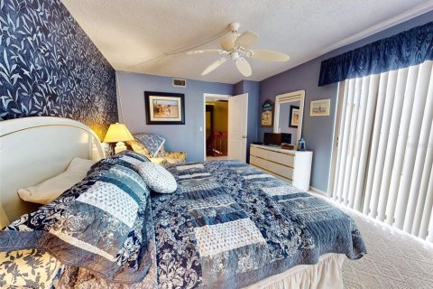 Townhouse in New Smyrna Beach, Florida 3 bedrooms, 161.28 sq.m. № 2299470 - photo 30