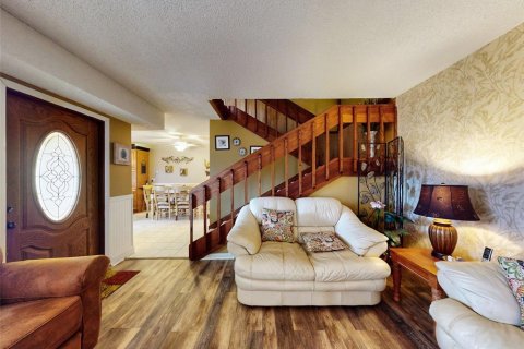 Townhouse in New Smyrna Beach, Florida 3 bedrooms, 161.28 sq.m. № 2299470 - photo 23
