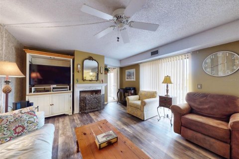 Townhouse in New Smyrna Beach, Florida 3 bedrooms, 161.28 sq.m. № 2299470 - photo 26