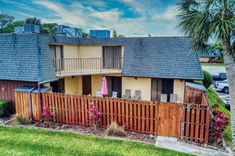 Townhouse in New Smyrna Beach, Florida 3 bedrooms, 161.28 sq.m. № 2299470 - photo 2