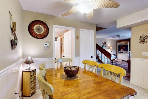 Townhouse in New Smyrna Beach, Florida 3 bedrooms, 161.28 sq.m. № 2299470 - photo 14