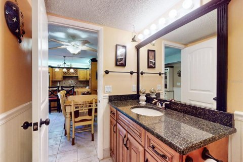 Townhouse in New Smyrna Beach, Florida 3 bedrooms, 161.28 sq.m. № 2299470 - photo 18