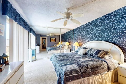 Townhouse in New Smyrna Beach, Florida 3 bedrooms, 161.28 sq.m. № 2299470 - photo 28
