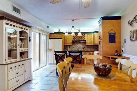 Townhouse in New Smyrna Beach, Florida 3 bedrooms, 161.28 sq.m. № 2299470 - photo 13