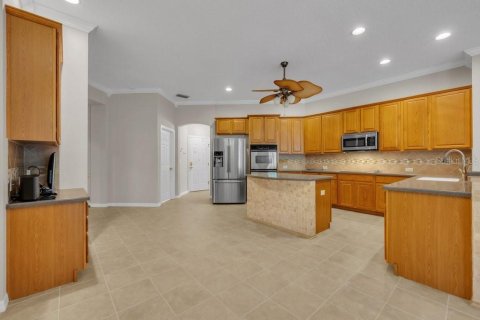 House in Fish Hawk, Florida 4 bedrooms, 408.77 sq.m. № 2152225 - photo 14