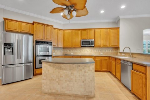 House in Fish Hawk, Florida 4 bedrooms, 408.77 sq.m. № 2152225 - photo 15