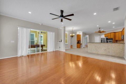 House in Fish Hawk, Florida 4 bedrooms, 408.77 sq.m. № 2152225 - photo 20