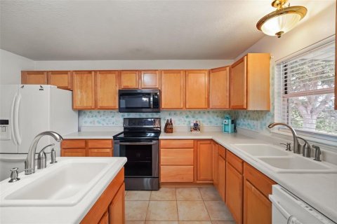 Villa ou maison à vendre à Mascotte, Floride: 4 chambres, 290.23 m2 № 2355866 - photo 4