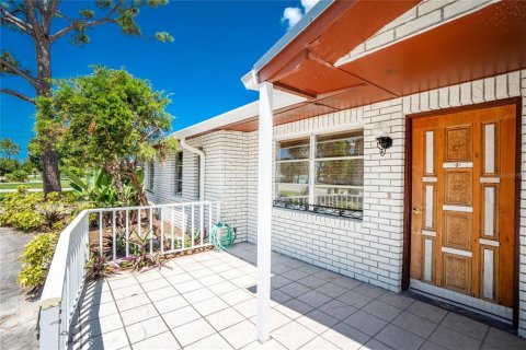House in Englewood, Florida 2 bedrooms, 96.25 sq.m. № 1895171 - photo 8