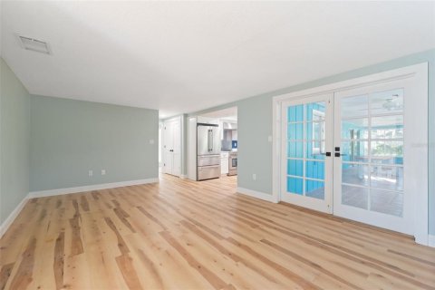 House in Hudson, Florida 3 bedrooms, 172.24 sq.m. № 2418819 - photo 11