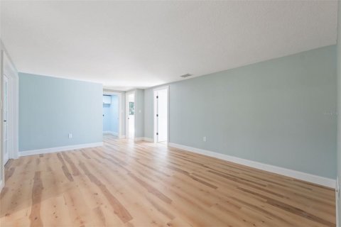 House in Hudson, Florida 3 bedrooms, 172.24 sq.m. № 2418819 - photo 13