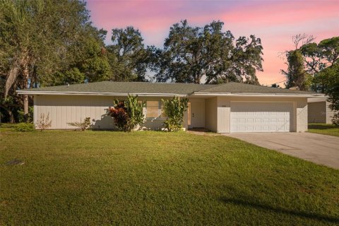 House in Hudson, Florida 3 bedrooms, 172.24 sq.m. № 2418819 - photo 2