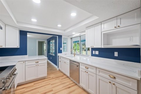 House in Hudson, Florida 3 bedrooms, 172.24 sq.m. № 2418819 - photo 7