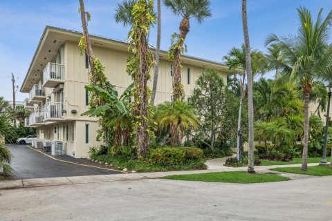 Condo in Key Biscayne, Florida, 1 bedroom  № 1820019 - photo 3