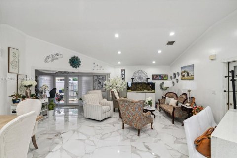 Casa en venta en Miami Gardens, Florida, 4 dormitorios, 153.47 m2 № 1799404 - foto 19
