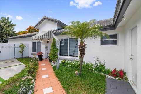 Casa en venta en Miami Gardens, Florida, 4 dormitorios, 153.47 m2 № 1799404 - foto 10