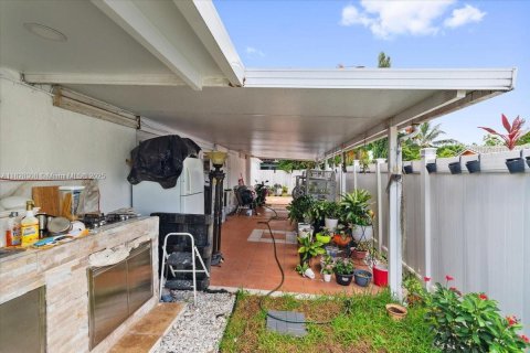 Casa en venta en Miami Gardens, Florida, 4 dormitorios, 153.47 m2 № 1799404 - foto 16