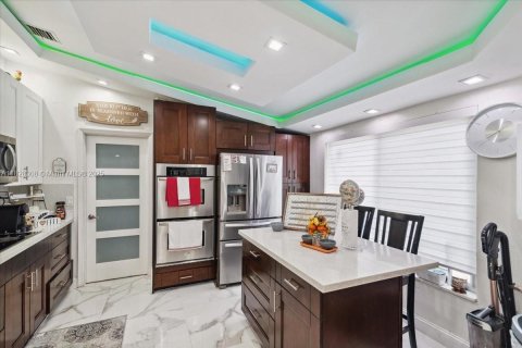 Casa en venta en Miami Gardens, Florida, 4 dormitorios, 153.47 m2 № 1799404 - foto 30