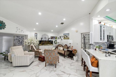 Casa en venta en Miami Gardens, Florida, 4 dormitorios, 153.47 m2 № 1799404 - foto 21