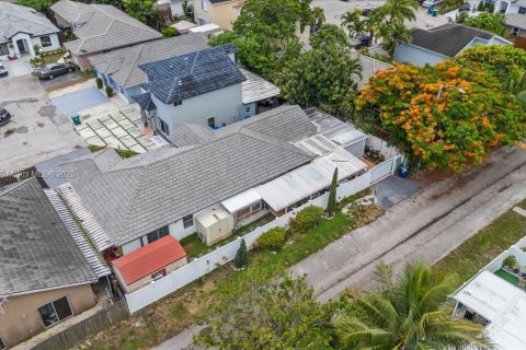 Casa en venta en Miami Gardens, Florida, 4 dormitorios, 153.47 m2 № 1799404 - foto 5