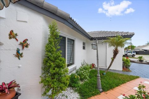 Casa en venta en Miami Gardens, Florida, 4 dormitorios, 153.47 m2 № 1799404 - foto 12