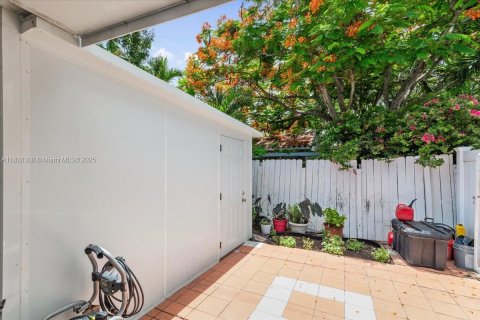 Casa en venta en Miami Gardens, Florida, 4 dormitorios, 153.47 m2 № 1799404 - foto 18