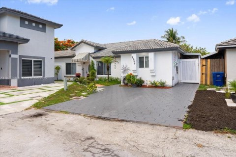 Casa en venta en Miami Gardens, Florida, 4 dormitorios, 153.47 m2 № 1799404 - foto 8