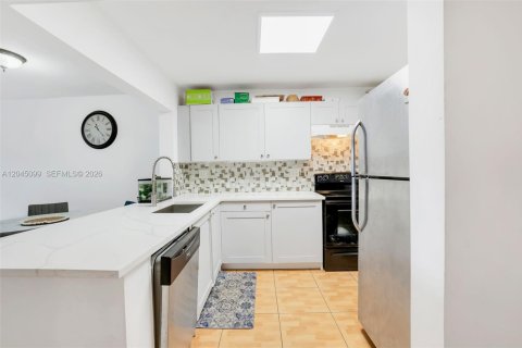 Copropriété à vendre à Tamarac, Floride: 1 chambre, 69.68 m2 № 2248203 - photo 6