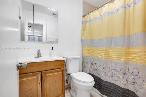 Copropriété à vendre à Tamarac, Floride: 1 chambre, 69.68 m2 № 2248203 - photo 10