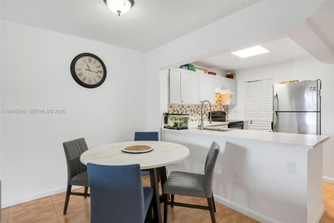 Copropriété à vendre à Tamarac, Floride: 1 chambre, 69.68 m2 № 2248203 - photo 5