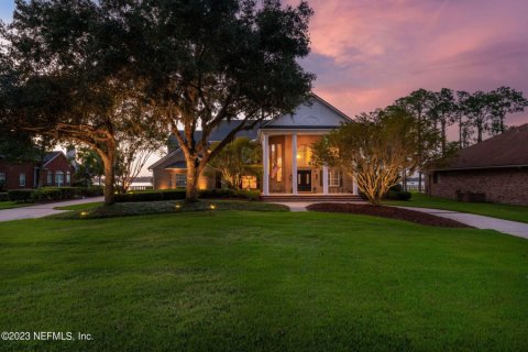 Casa en venta en Fleming Island, Florida, 4 dormitorios, 427.54 m2 № 770706 - foto 1