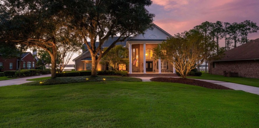 Casa en Fleming Island, Florida 4 dormitorios, 427.54 m2 № 770706