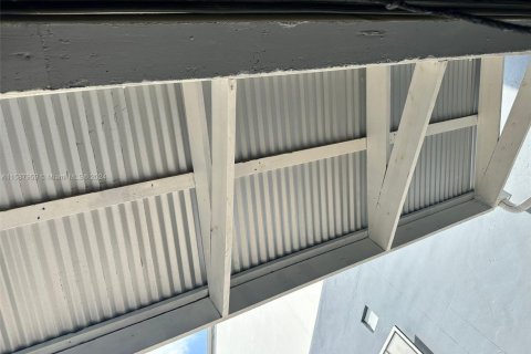 Propiedad comercial en alquiler en Miramar, Florida № 1177304 - foto 1