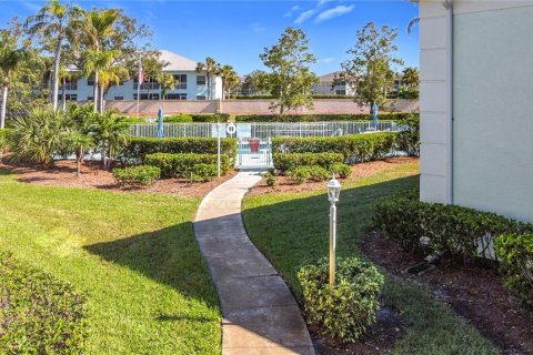 Condo in North Port, Florida, 2 bedrooms № 2148474 - photo 30